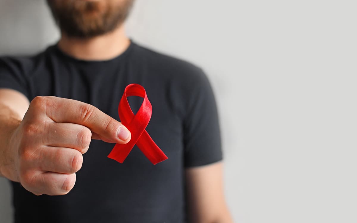 „Magamba zárkózom, így védekezem a megbélyegzés ellen” – Egy HIV-fertőzött vallomása (PODCAST)